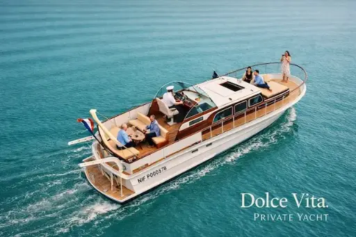 3h Sightseeing-Booking private boat DOLCE VITA
