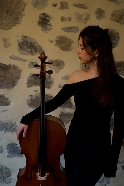 Laura Meilland cellist