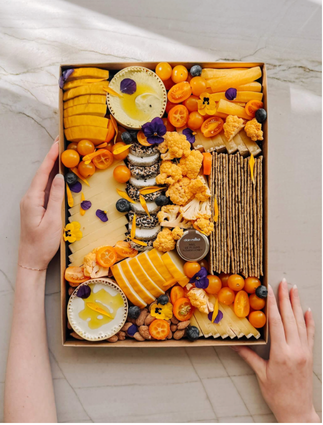 Deluxe Cheese Platter - (for 5 guests)